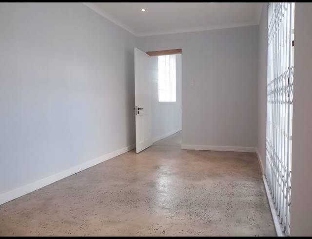 2 bed property to rent in OBSERVATORY
